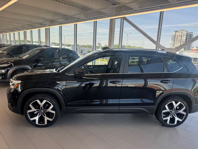 2022 Volkswagen Taos Highline Sunroof and wheel pack in Cars & Trucks in Laval / North Shore - Image 4