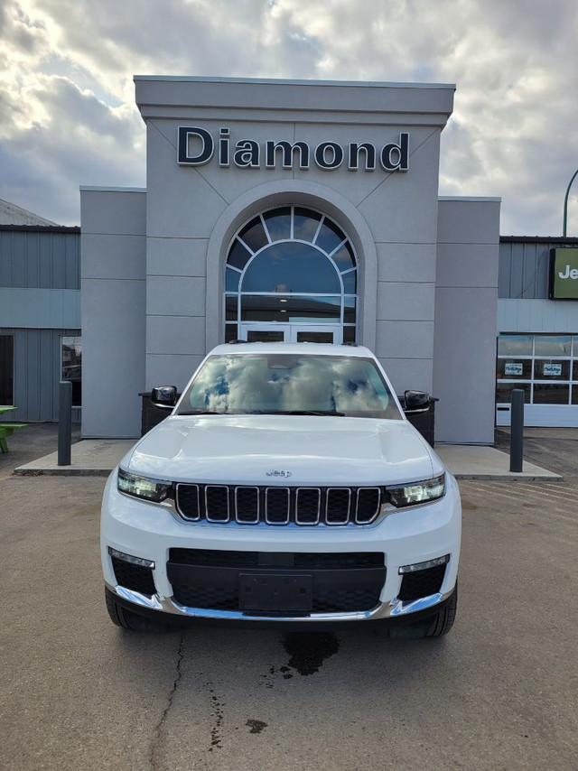 2023 JEEP Grand Cherokee L Limited in Cars & Trucks in Prince Albert - Image 2