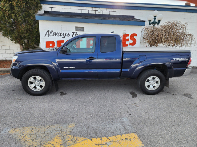 2012 Toyota Tacoma V6 COME EXPERIENCE THE DAVEY DIFFERENCE in Cars & Trucks in Oshawa / Durham Region - Image 4