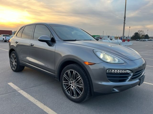 2011 Porsche Cayenne S AWD V8 NO ACCIDENT in Cars & Trucks in City of Toronto - Image 2
