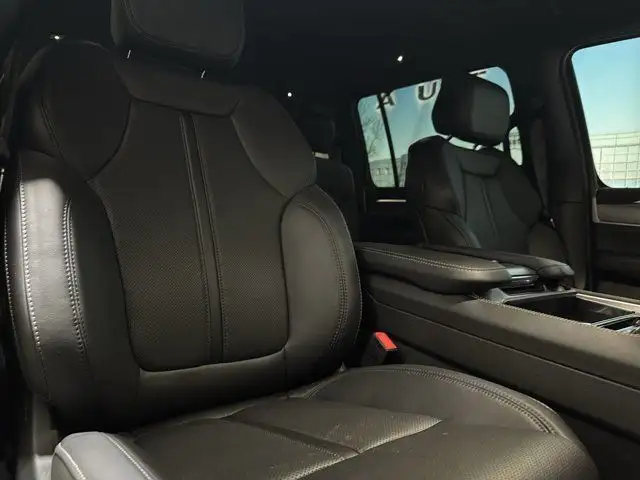 2025 Jeep Wagoneer Series III | Remote Start dans Autos et camions dans Ville d’Edmonton - Image 28