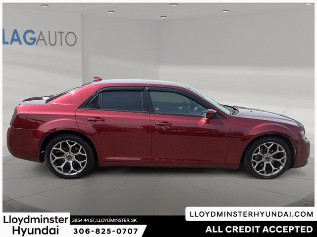 2018 Chrysler 300 in Cars & Trucks in Lloydminster - Image 4