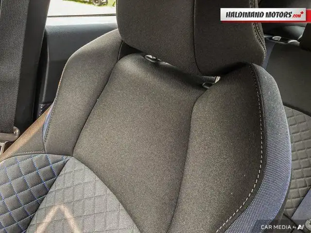 2020 Toyota C-HR XLE Premium in Cars & Trucks in Hamilton - Image 24
