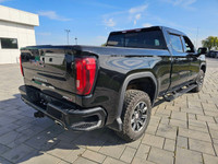 2022 GMC Sierra 1500 4WD Crew Cab AT4 with the 6.2L and 92,000kms. Clean history with no accidents S... (image 4)