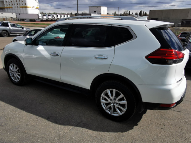 2017 Nissan Rogue SV in Cars & Trucks in Lethbridge - Image 4