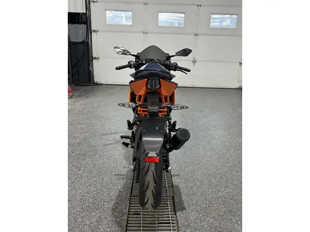 2024 KTM RC 390 in Sport Touring in Granby - Image 4
