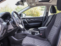 Experience the smooth ride and agile handling of the 2020 Nissan Qashqai SV in a bold color of your... (image 7)