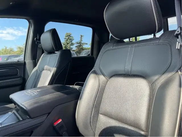 2022 Ram 1500 Limited **LOW KMS**ONE OWNER** 5.7L HEMI 3.92S 4X4 in Cars & Trucks in Calgary - Image 3