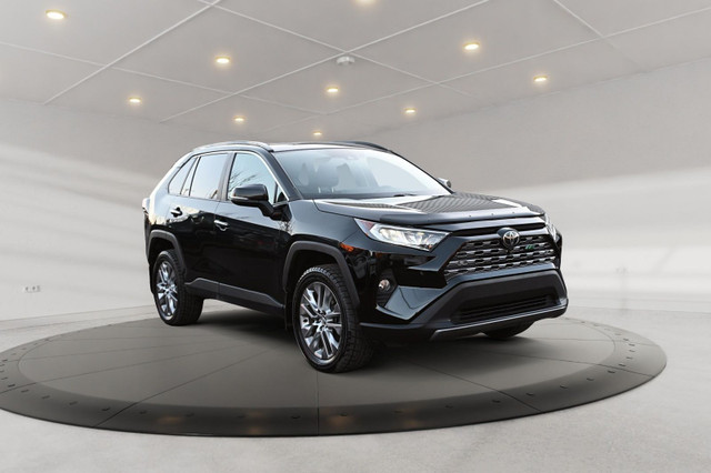 2019 Toyota RAV4 Limited + CUIR + TOIT + SIEGES CHAUFFANT LIMITE in Cars & Trucks in Longueuil / South Shore - Image 3