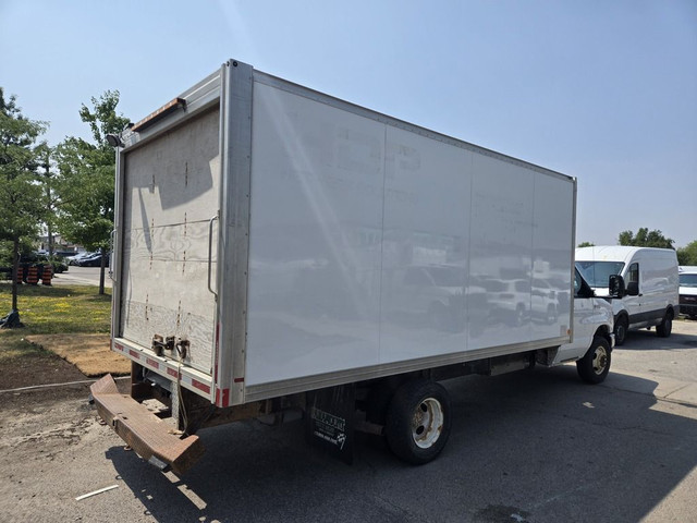 2017 Ford E-450 E-450 - 16Ft Box - Ramp - Gasoline in Cars & Trucks in City of Toronto - Image 4