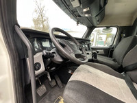 2019 FREIGHTLINER T11664ST;Heavy Duty Trucks - CONVENTIONAL W/O SLEEPER Penske Location 632 BELGRAVE... (image 9)