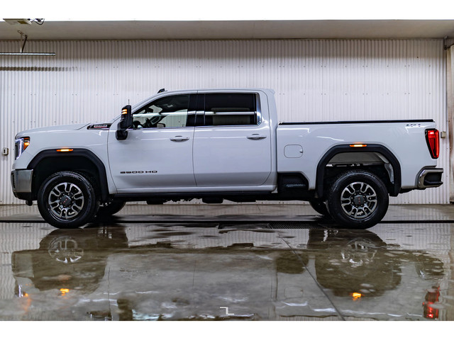 2023 GMC Sierra 3500HD 4x4 Crew Cab SLE Diesel BCam in Cars & Trucks in Red Deer - Image 3
