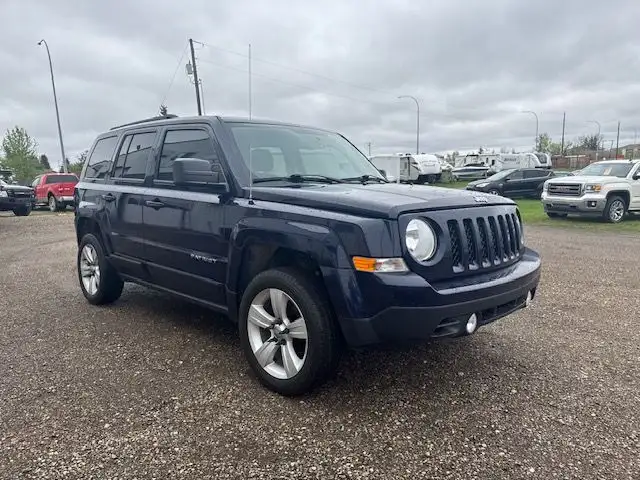 2014 Jeep Patriot North Edition 4x4- SALE!! WARRANTY INC in Cars & Trucks in Red Deer - Image 8