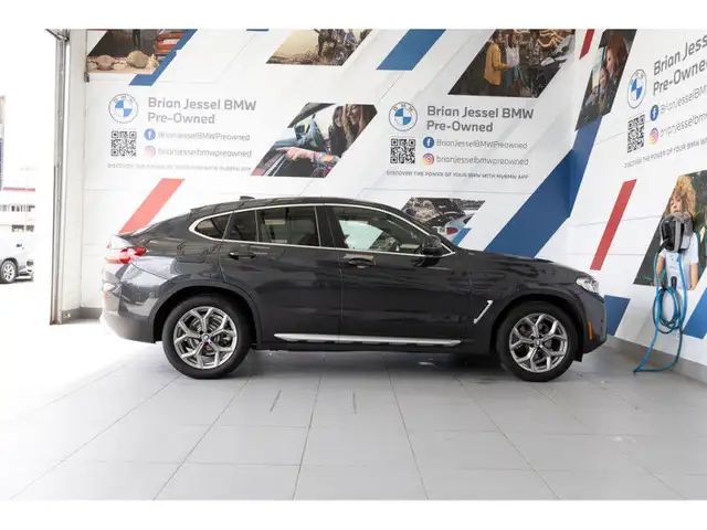 2022 BMW X4 xDrive30i in Cars & Trucks in Vancouver - Image 19