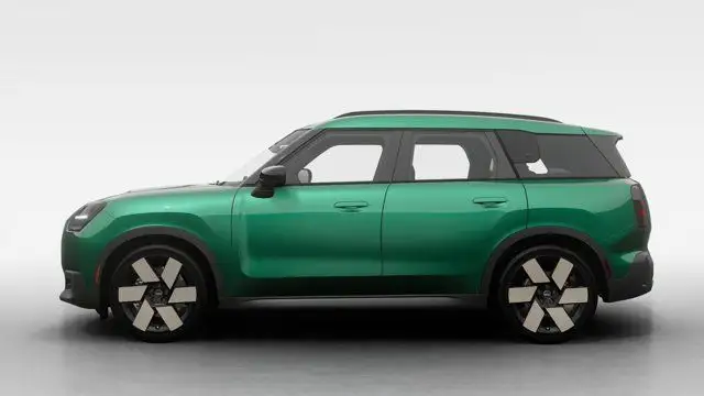 2025 MINI Countryman Cooper S in Cars & Trucks in Laval / North Shore - Image 5