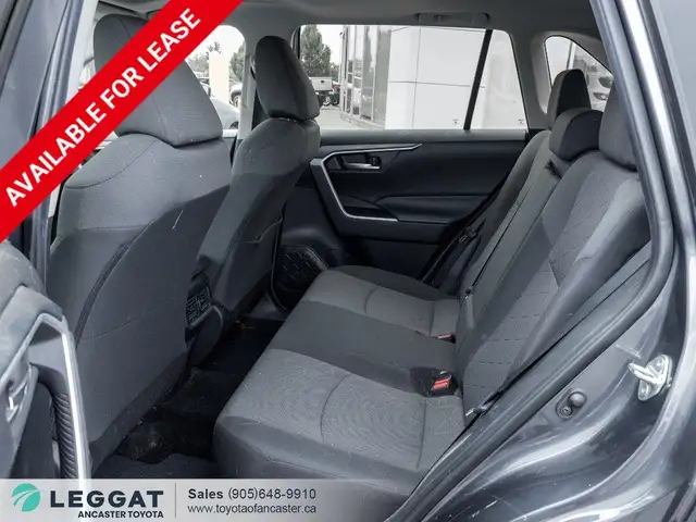 2020 Toyota RAV4 XLE FWD in Cars & Trucks in Hamilton - Image 21