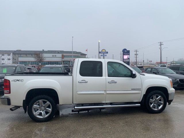 2012 GMC Sierra 1500 SLT SLT Crew Cab Short Box 4WD 1SD in Cars & Trucks in Winnipeg - Image 4