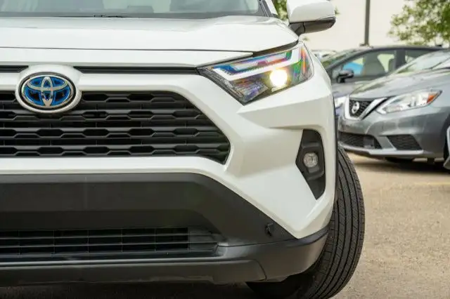 2024 Toyota RAV4 Hybrid XLE dans Autos et camions dans Ville d’Edmonton - Image 9