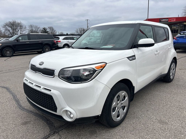  2016 Kia Soul BASE, 5 SPEED MANUAL, NO A/C, CLEAN CARFAX! in Cars & Trucks in London - Image 2