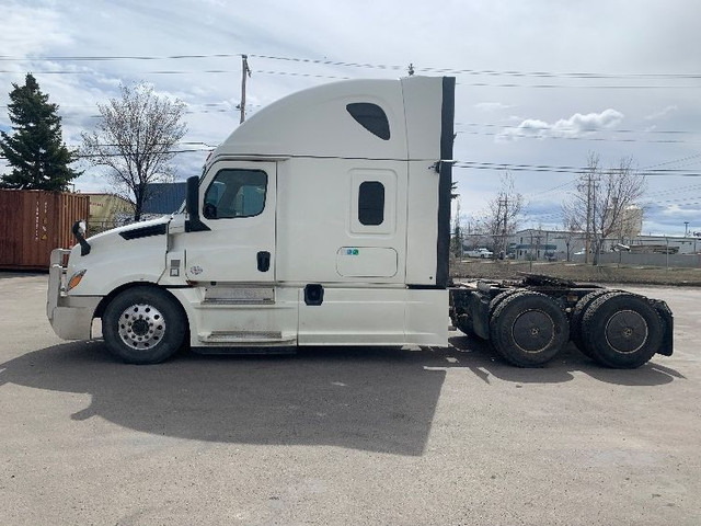 2019 Freightliner T12664ST in Heavy Trucks in Winnipeg - Image 4