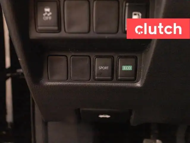 2019 Nissan Rogue S w/ Apple CarPlay & Android Auto, Rearview Ca dans Autos et camions dans Ottawa - Image 24