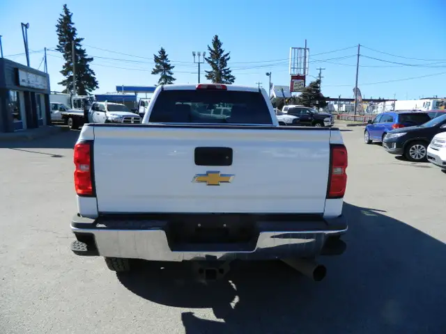2017 Chevrolet Silverado 2500 DURAMAX DIESEL ( 92 000 KMS ) in Cars & Trucks in Edmonton - Image 10