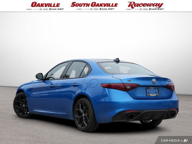 2019 Alfa Romeo Giulia Ti SPORT | AWD | SUNROOF | MISANO BLUE |  in Cars & Trucks in Oakville / Halton Region - Image 4