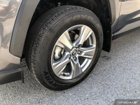 Recent Arrival! AWD, Cloth, Apple CarPlay/Android Auto, Exterior Parking Camera Rear, Fully automati... (image 9)