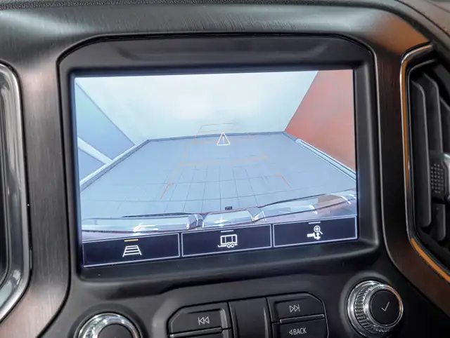 2021 GMC Sierra 1500 AT4 CREW 4X4 V8 *TOIT* NAV CUIR SIÈGES VENT in Cars & Trucks in Laurentides - Image 21