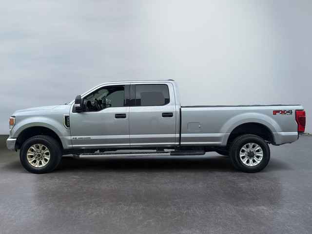 2022 Ford F-350 SUPER DUTY SRW 4WD CREW CAB SIEGES CHAUFFANTS in Cars & Trucks in Laval / North Shore - Image 3