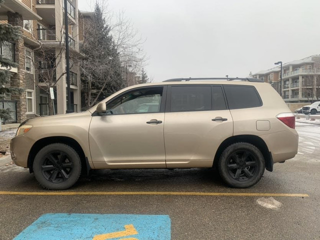 2008 Toyota Highlander AWD in Cars & Trucks in Edmonton - Image 4