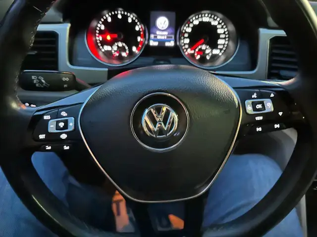 2019 Volkswagen Atlas 3.6 FSI Highline Highline in Cars & Trucks in City of Toronto - Image 17
