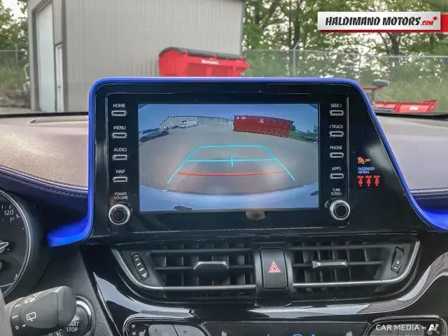 2020 Toyota C-HR XLE Premium in Cars & Trucks in Hamilton - Image 30