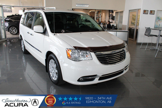 2012 Chrysler Town & Country Touring-L in Cars & Trucks in Edmonton