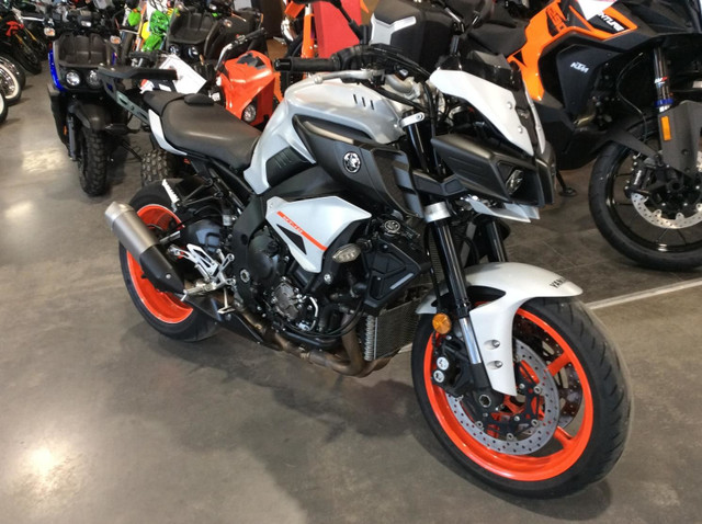 2019 Yamaha MT10AKG MT-10 SE in Street, Cruisers & Choppers in Lévis - Image 2