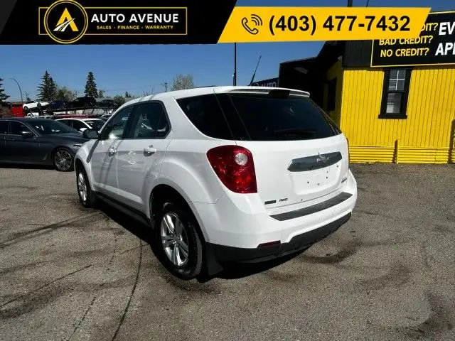 2012 Chevrolet Equinox LS - ALL WHEEL DRIVE, SIX SPEAKER AUDIO S in Cars & Trucks in Calgary - Image 4