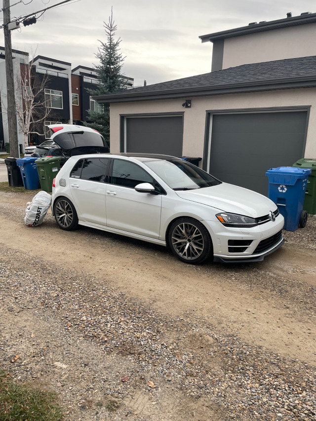 2016 Volkswagen Golf R Basic in Cars & Trucks in Calgary - Image 2