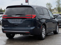This Chrysler Pacifica has a durable Regular Unleaded V-6 3.6 L/220 engine powering this Automatic t... (image 7)