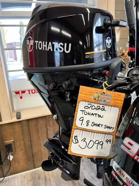 2023 Tohatsu 9.8 HP SHORT SHAFT OUTBOARD in Powerboats & Motorboats in Vernon - Image 2