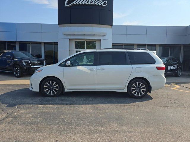 2018 Toyota Sienna XLE | Sunroof | Rear Entertainment in Cars & Trucks in Windsor Region - Image 3