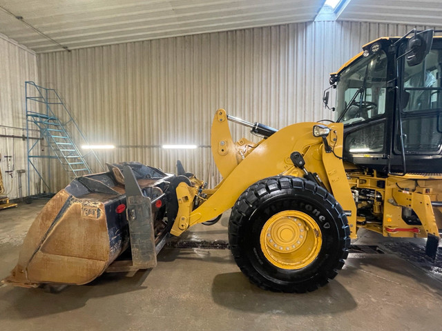 2015 Caterpillar 938M in Heavy Equipment in Calgary - Image 2