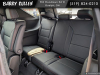 Experience the commanding presence and versatility of the 2025 Chevrolet Traverse Z71 in sleek black... (image 5)