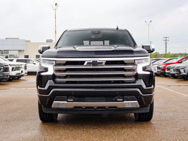 2024 Chevrolet Silverado 1500 High Country 3.0L Duramax in Cars & Trucks in Edmonton - Image 3
