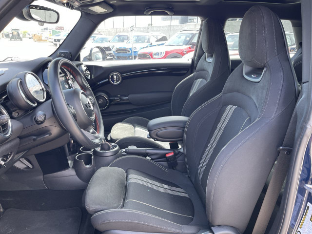 2019 MINI 3 Door in Cars & Trucks in Calgary - Image 3