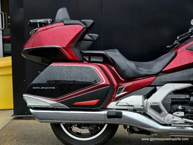 2018 Honda Gold Wing Tour DCT Airbag in Street, Cruisers & Choppers in Oshawa / Durham Region - Image 16