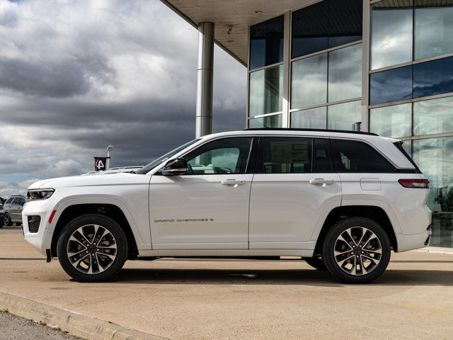 2025 Jeep Grand Cherokee Overland in Cars & Trucks in Barrie - Image 4