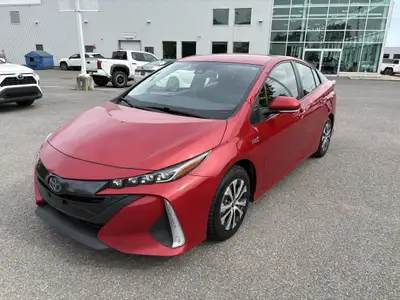 AUCUN DOSSIER DE DOMMAGE Ce Prius Prime est équipé de : Bluetooth, Cruise, PRISE USB, sièges chauffa...