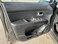 2010 Kia Rondo EX, Automatique, V6 2.7L, 150000Km, Groupe Electrique Complet, Cruise Controle, Clima... (image 9)