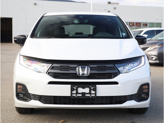 2025 Honda Odyssey Sport-L - No Accidents / One Owner / BC Vehic in Cars & Trucks in Penticton - Image 4