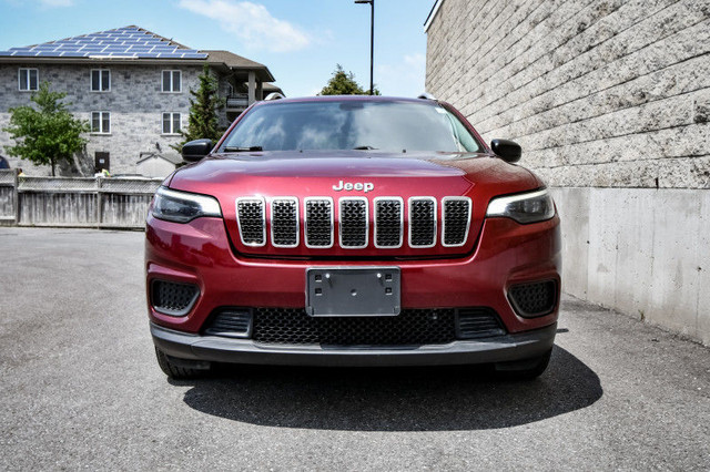 2020 Jeep Cherokee Sport • HEATED SEATS/STEERING • REAR CAM in Cars & Trucks in Cornwall - Image 4